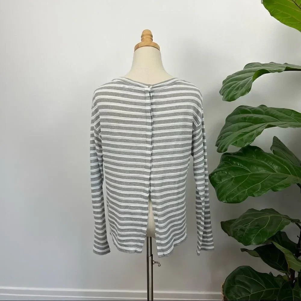 Reiss White Grey Striped Knit Tee Button Back Small - Picture 9 of 12